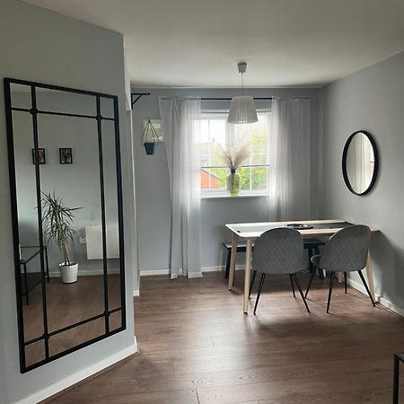 Warrington Apartment Great Sankey Exteriör bild
